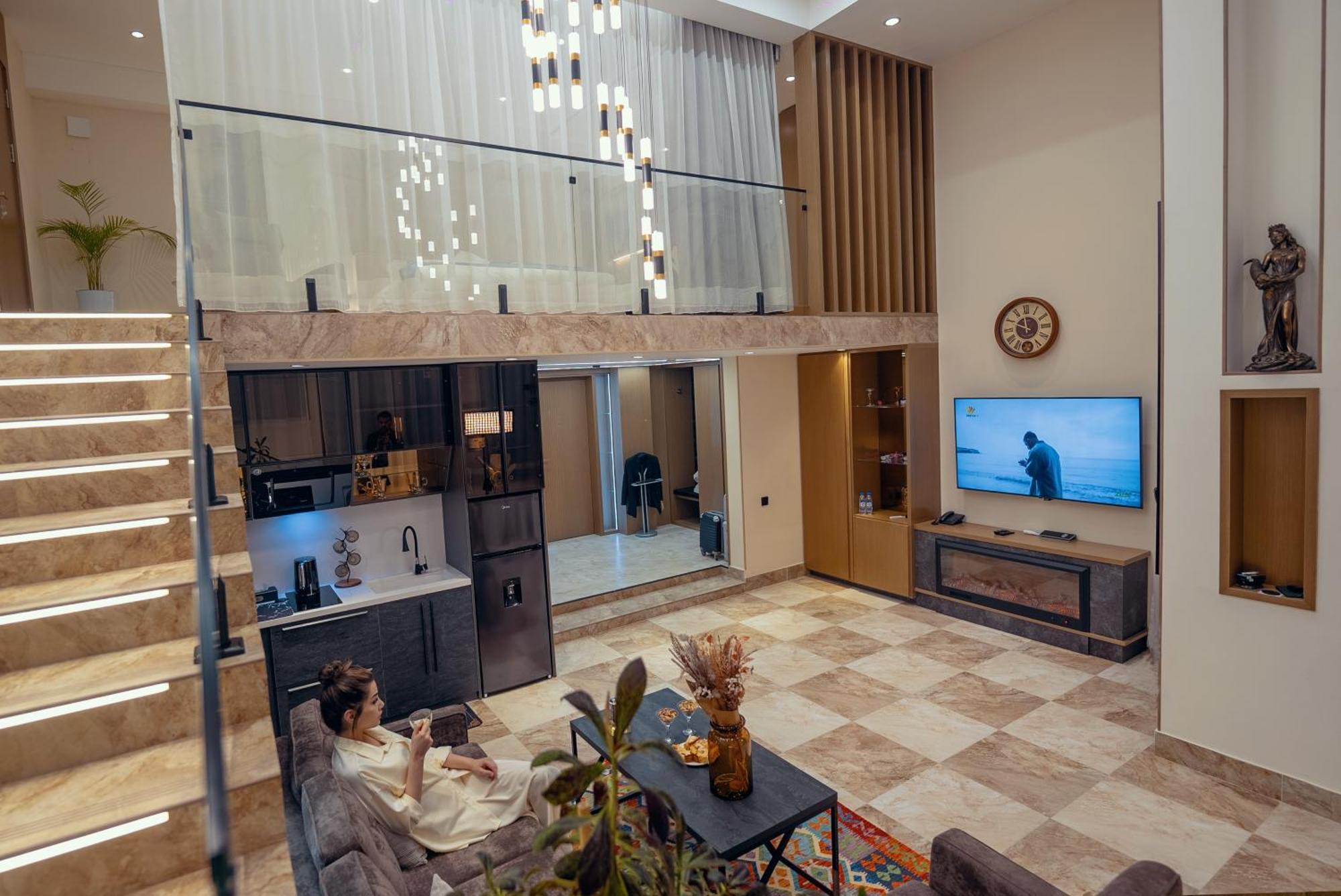 Parliament Palace Hotel خوجاند المظهر الخارجي الصورة